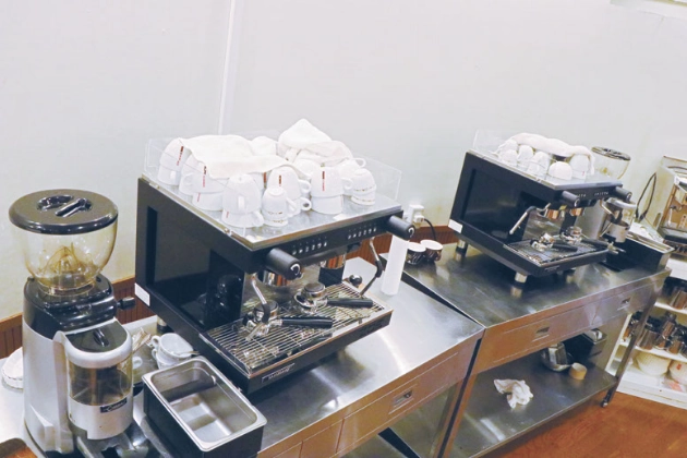 エスプレッソマシン(カフェ実習室)